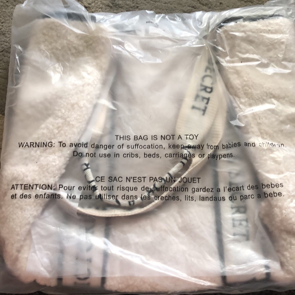 White Victoria’s Secret bag - Picture 4 of 4